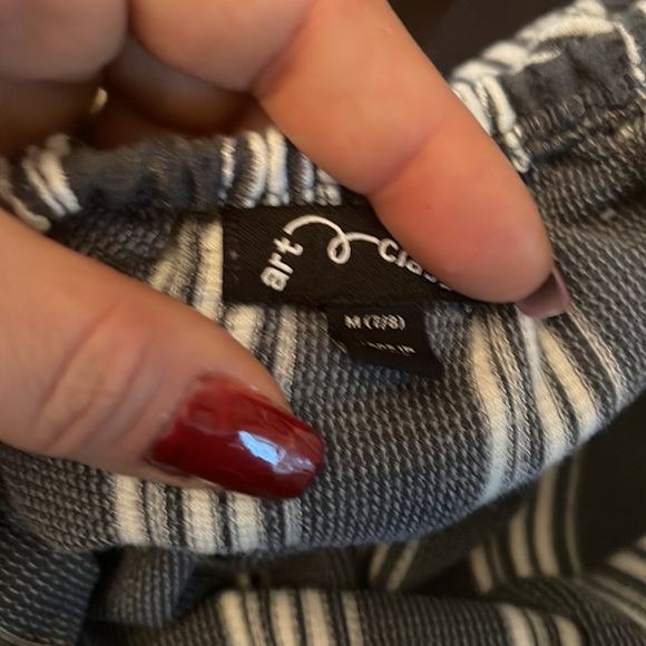 Art Class Black Grey and White Striped Capri Romper Girls Size 7-8 - Picture 3 of 4